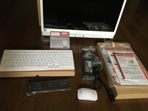 【新品のよう】【TV一体型PC】【動作確認済】富士通デスクトップPC