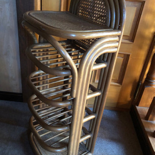 藤のスリッパ ラックの画像