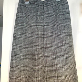 オフィススタイルのスカートの画像