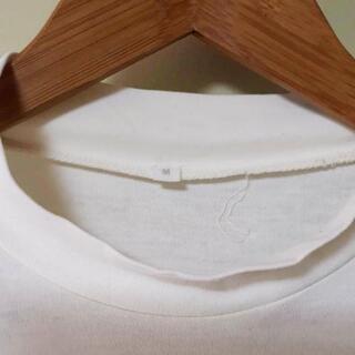 急募🔊ハイネック クリーム色 Mの画像