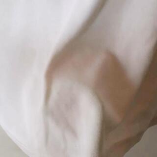 急募🔊ハイネック クリーム色 Mの画像