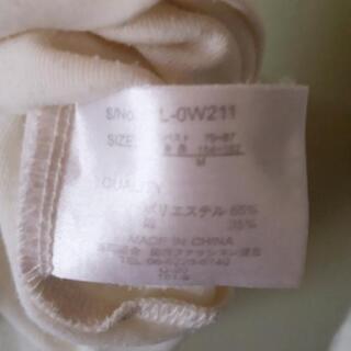 急募🔊ハイネック クリーム色 Mの画像