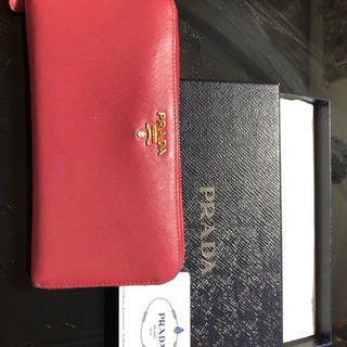 プラダ　長財布