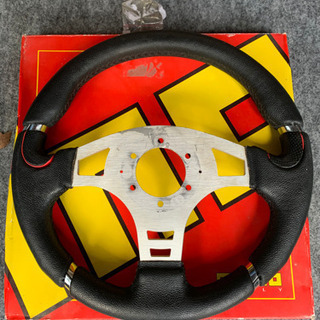 momoステアリング35cm