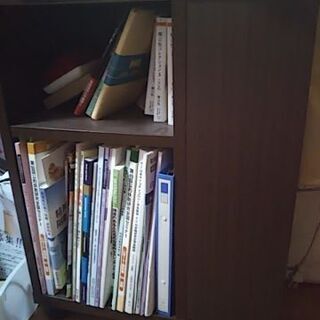 新しい本棚を差し上げます。の画像