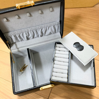アクセサリーケース ジュエリーケース 黒 鍵付きの画像