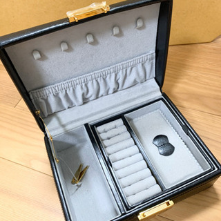 アクセサリーケース ジュエリーケース 黒 鍵付きの画像