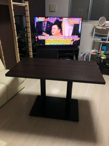 配送無料！美品ニトリのテーブル