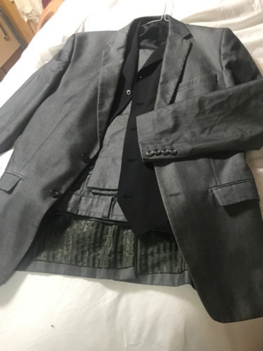 ?  ＺＡＲＡ　値引きしました?　極品?ブランド　ＺＡＲＡ  新品　3点セット　ベスト付き
