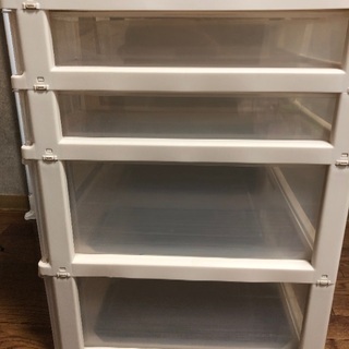 衣装ケースの画像