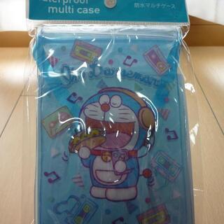 【新品！】サンリオ ドラえもん 防水マルチケースの画像
