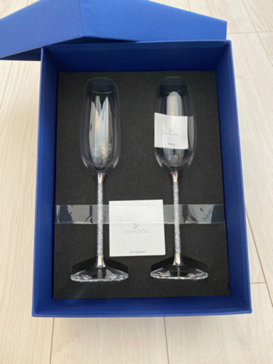 スワロフスキー　シャンパングラス　新品