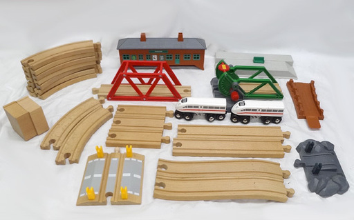 BRIO ブリオ 他 木製レール・情景セット　ハーバーブリッジ 新幹線 橋 駅舎 トミー トーマス おもちゃ 列車 ☆ PayPay(ペイペイ)決済可能 ☆ 札幌市 豊平区 平岸 アウトレットモノハウス