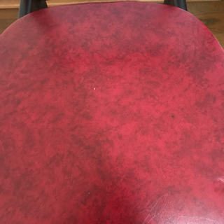 赤い椅子の画像