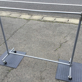 中古　ハンガー　スチール製　 　幅120(133)　　奥行39　...