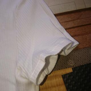ユニクロ 白Tシャツ 2枚   あげますの画像