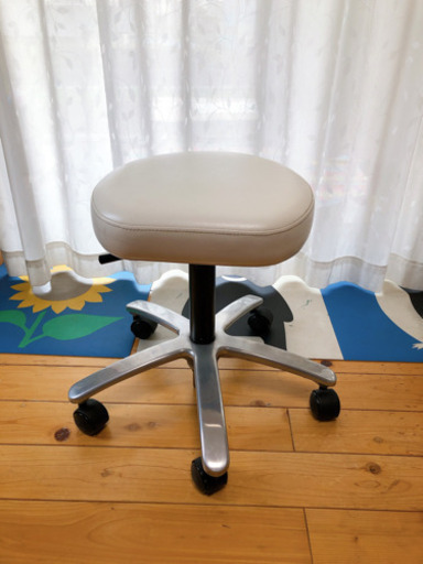 タカラベルモント 斜楽K syaraku K スツール　エステ　値下げしました！