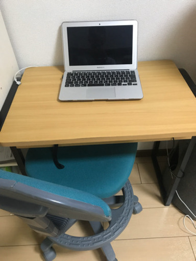机　イス