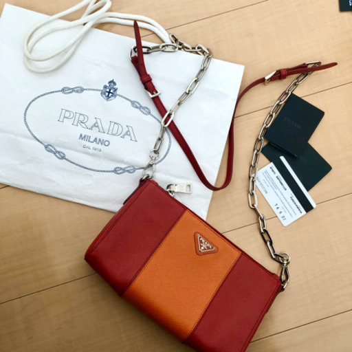 PRADA ショルダーバッグ　チェーンバッグ　プラダ　クラッチ　オレンジ　レッド