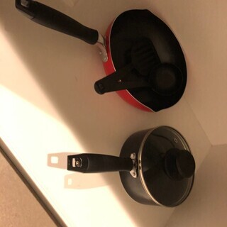 フライパン　お鍋　それぞれ1000円