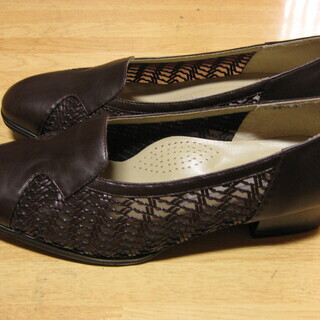 7女性用パンプス　焦茶　24.5　新品未使用の画像