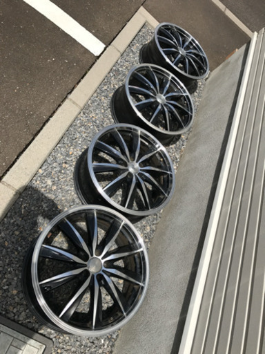 レガシィ　レオニス　ホイール　18インチ