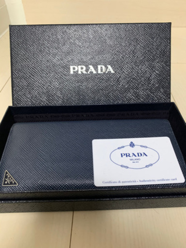 PRADA 財布
