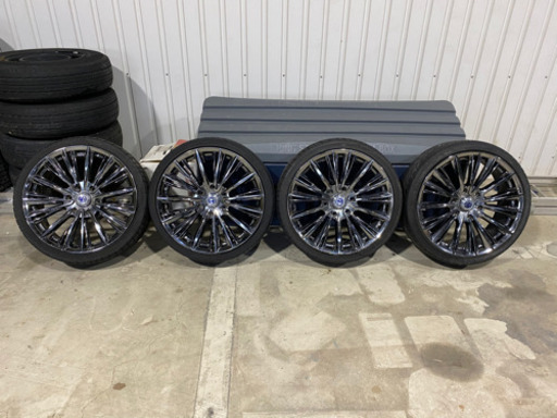 ハイエース　20インチ レイズ