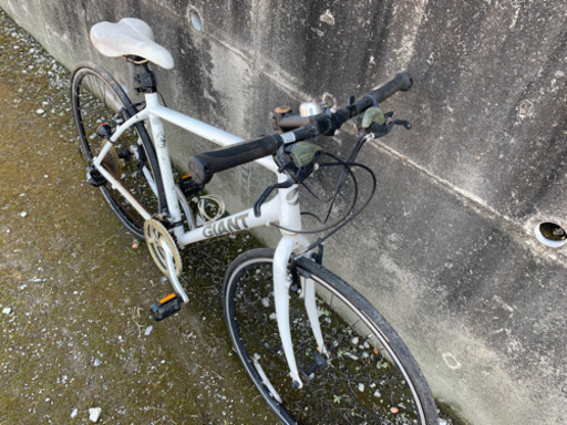 GIANT　ESCAPE（エスケープ）R3 2016年モデル　サイズM　中古美品！
