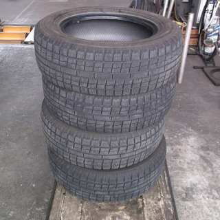 195/65R15スタッドレスタイヤ、ワンシーズン使用