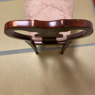 IDC大塚家具のアンティーク調のイスの画像