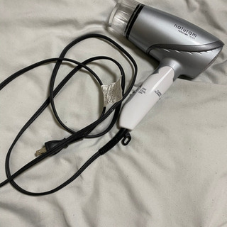 ドライヤーの画像