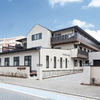 《契約社員募集》＼介護福祉士手当17,000円／　資格を活かして...