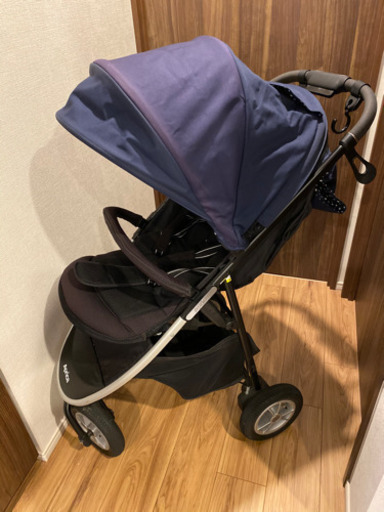 アップリカ　3輪ベビーカー　「スムーヴ」