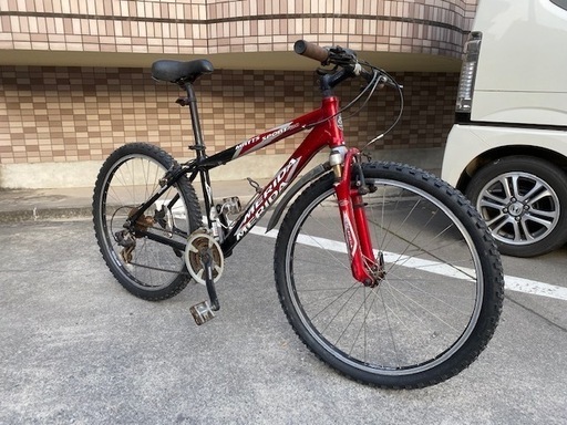 売り切れました！ＭＥＲＩＤＡ　マウンテンバイク　　ギア３×８　（レッド×ブラック）