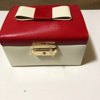 アクセサリー入れの画像