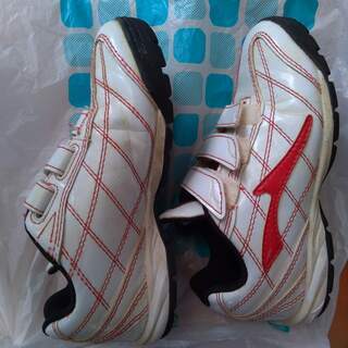 少年野球 トレーニングシューズ　21.5cmの画像