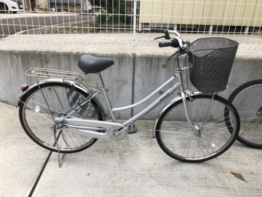comodo 26インチ ノーパンクタイヤ 内装3段 自転車 シティサイクル