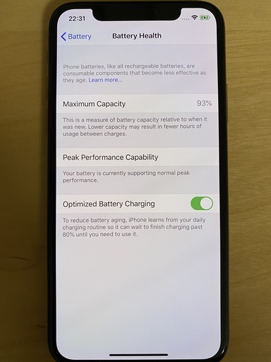 iPhone XS ゴールド 256 GB SIMフリー 【サイレントピクチャーシャッターが有効】【非常に良い状態】