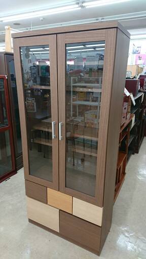 【キャビネット　収納家具　カワイイ　マルチカラー　美品　扉付き　幅80cm　奥行39cm　高さ180cm】