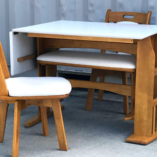 格安で！ニトリ ダイニング4点セット◇収納付◇バッタリテーブル◇回転イス＆ベンチの画像
