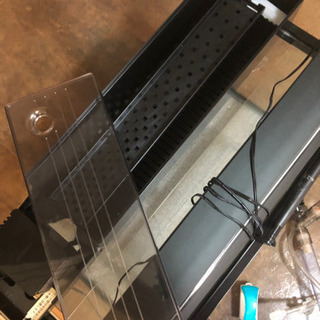 最終値下げ！早い者勝ち60cm 水槽 付属品多数！の画像