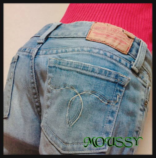 ご購入者決定[MOUSSY VINTAGE]タイトストレート デニム ダメージ加工 ジーンズ