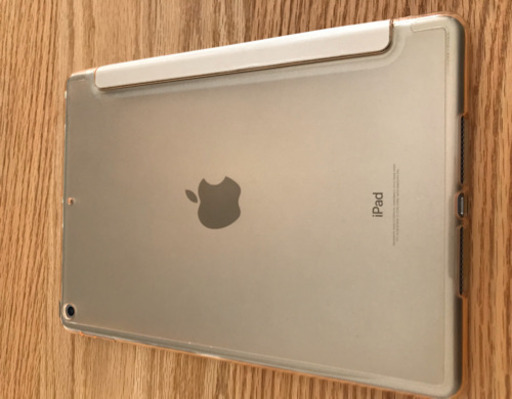 iPad第6世代カバー付き※値下げしました！