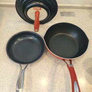 （お取引中です）フライパン2種、蓋付き