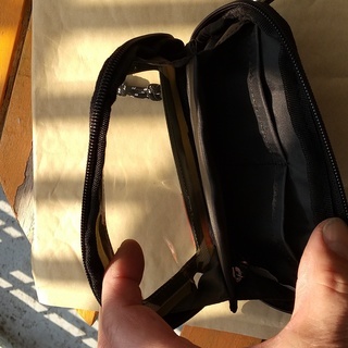 コールマン　財布付きスマホホルダーの画像