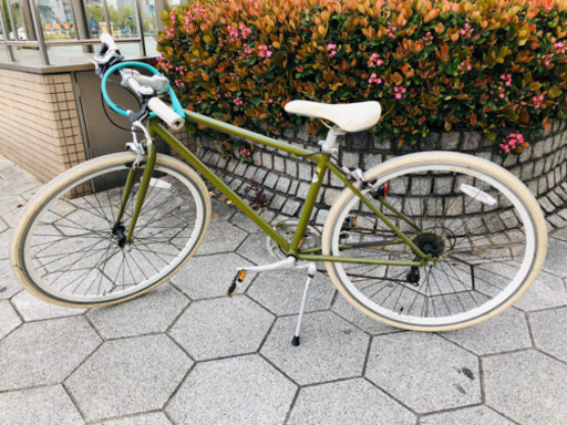 カーキ色クロスバイク