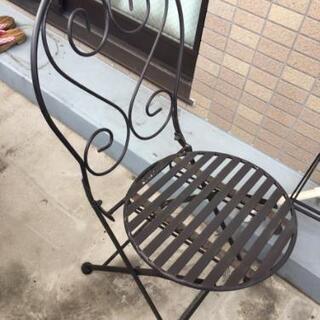 (取引完了) ベランダ用丸テーブル、丸椅子の画像