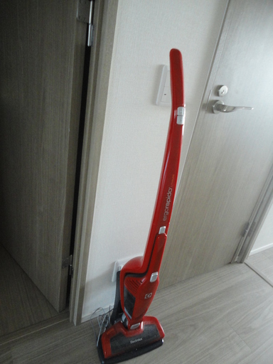 エレクトロラックス赤