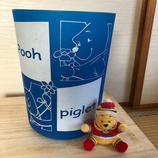 【無料】プーさんのゴミ箱とぬいぐるみ